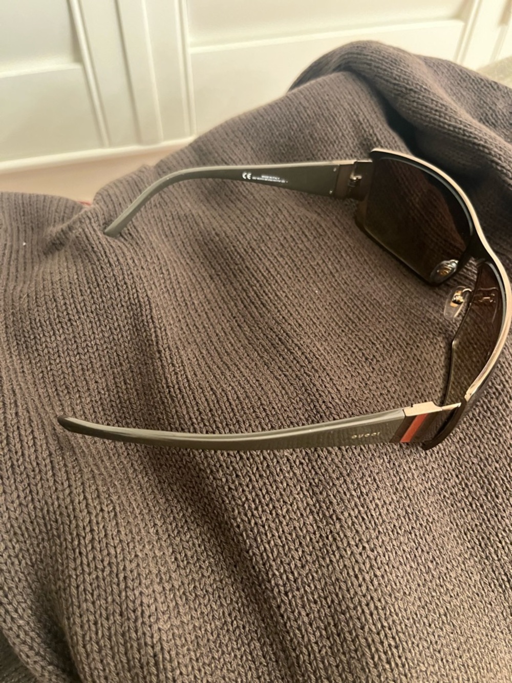 Gucci Brown Gradient Aviator Sunglasses with Gold Frame - Picture 4 of 8